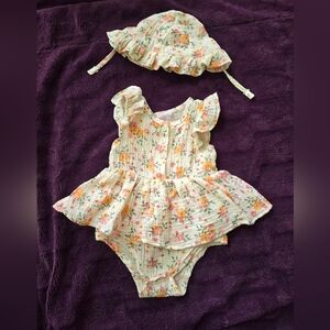 Baby Girl Floral Outfit with Hat 👒🌸